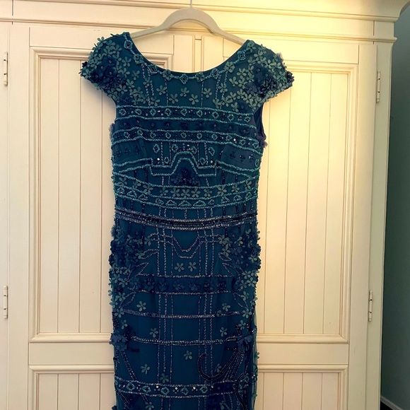 Theia Dresses & Skirts - Beautiful teal beaded Theia short dress